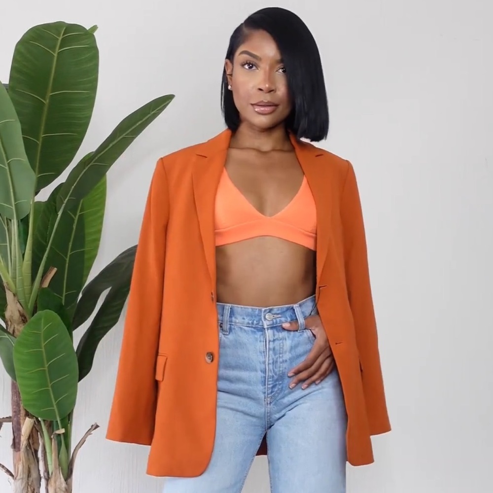 STRAIGHT CUT BUTTON BLAZER